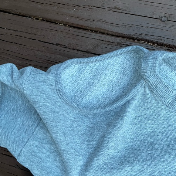 Grey BCBG sweater with cold shoulders - Picture 3 of 4